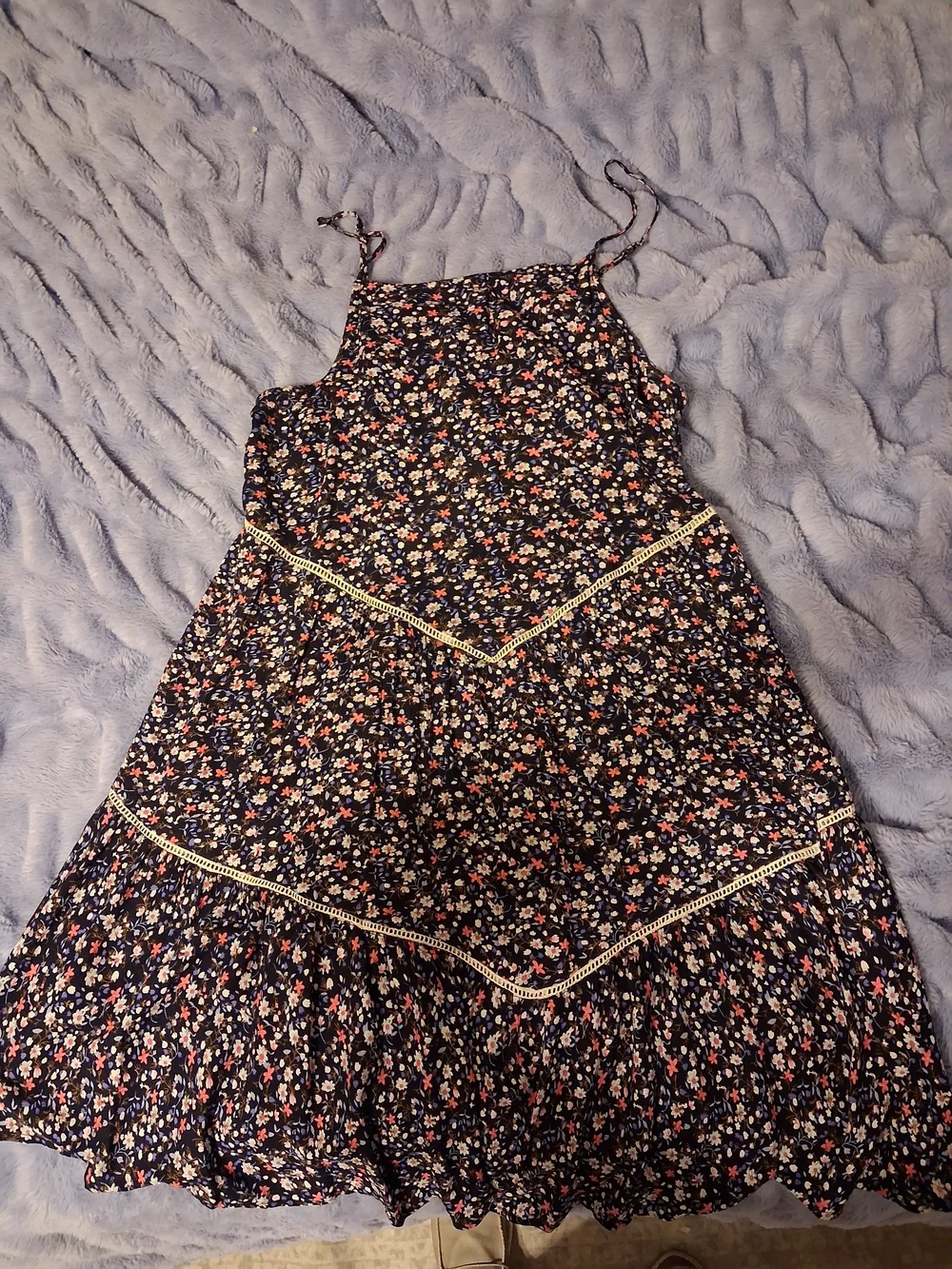 Easel Floral Navy Summer Slip Dress with Lace Trim And Adjustable Straps (Meas) - Picture 3 of 12